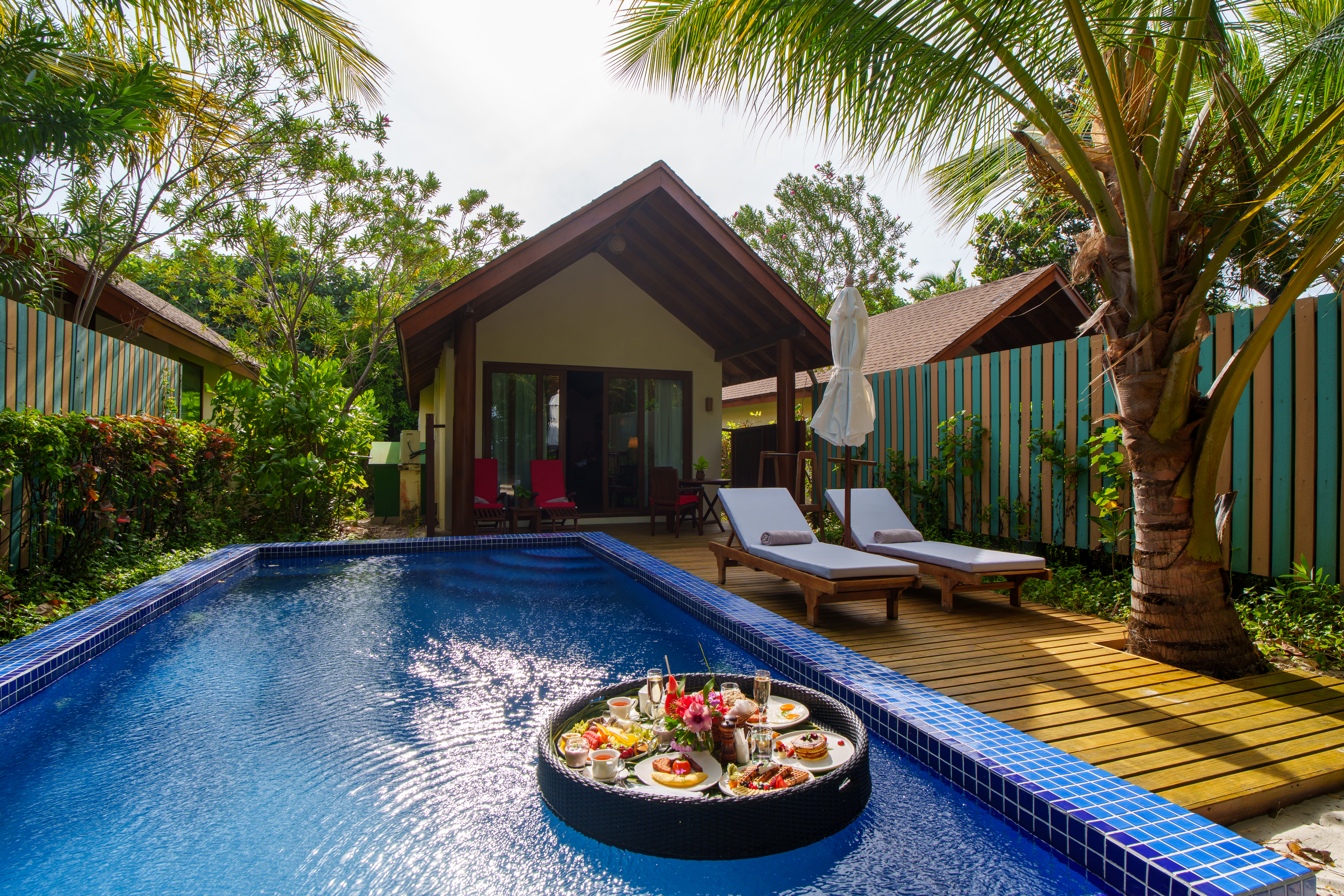 Deluxe Beach Pool Villas