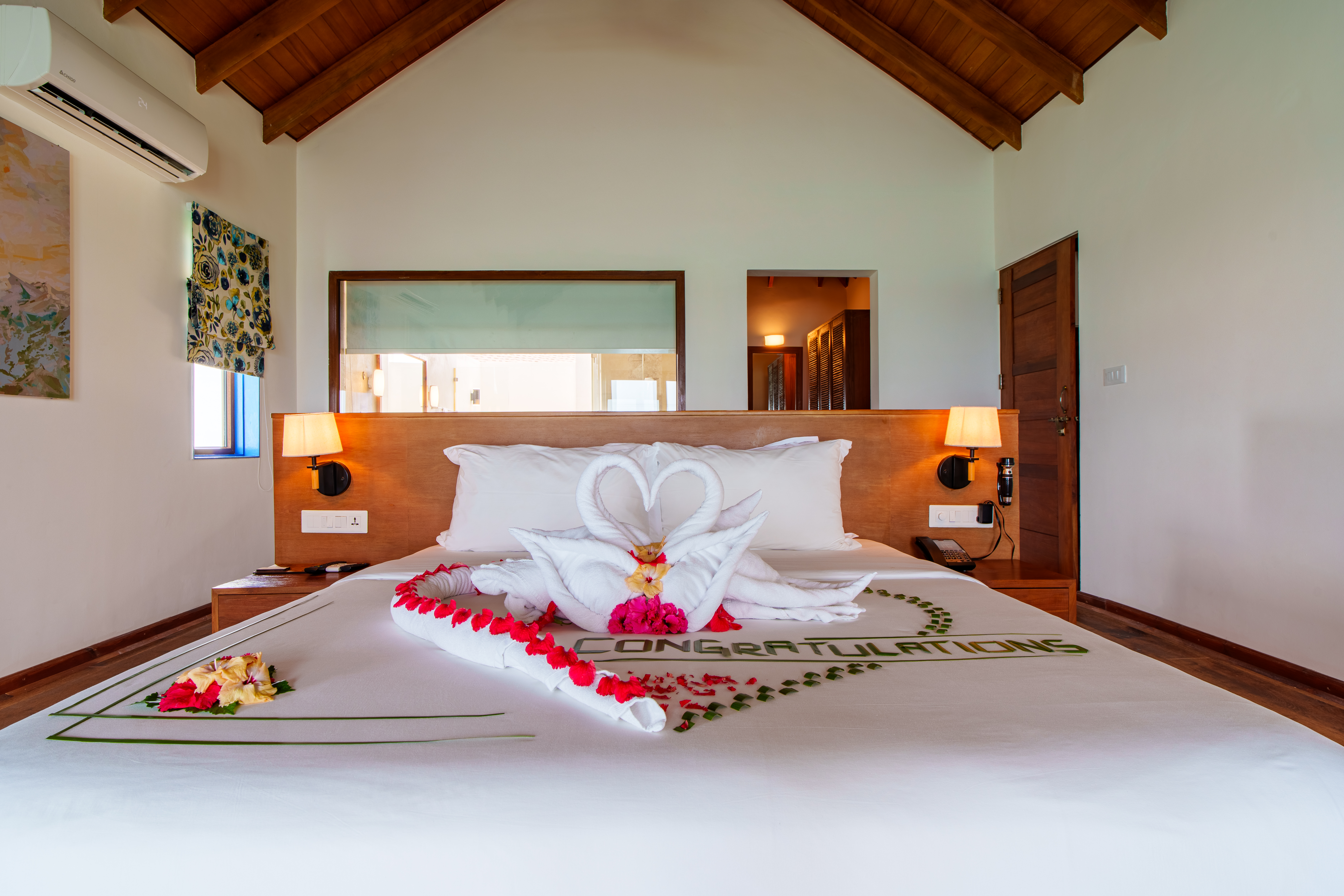 Водная вилла с двумя спальнями и гидромассажной ванной